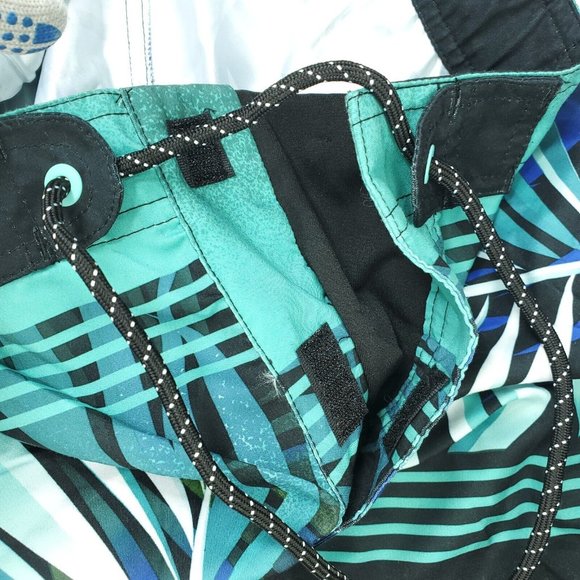 Ocean Current OC Boardshorts Boys L (Approx. 14/16) Green Black Leaf - Picture 4 of 11